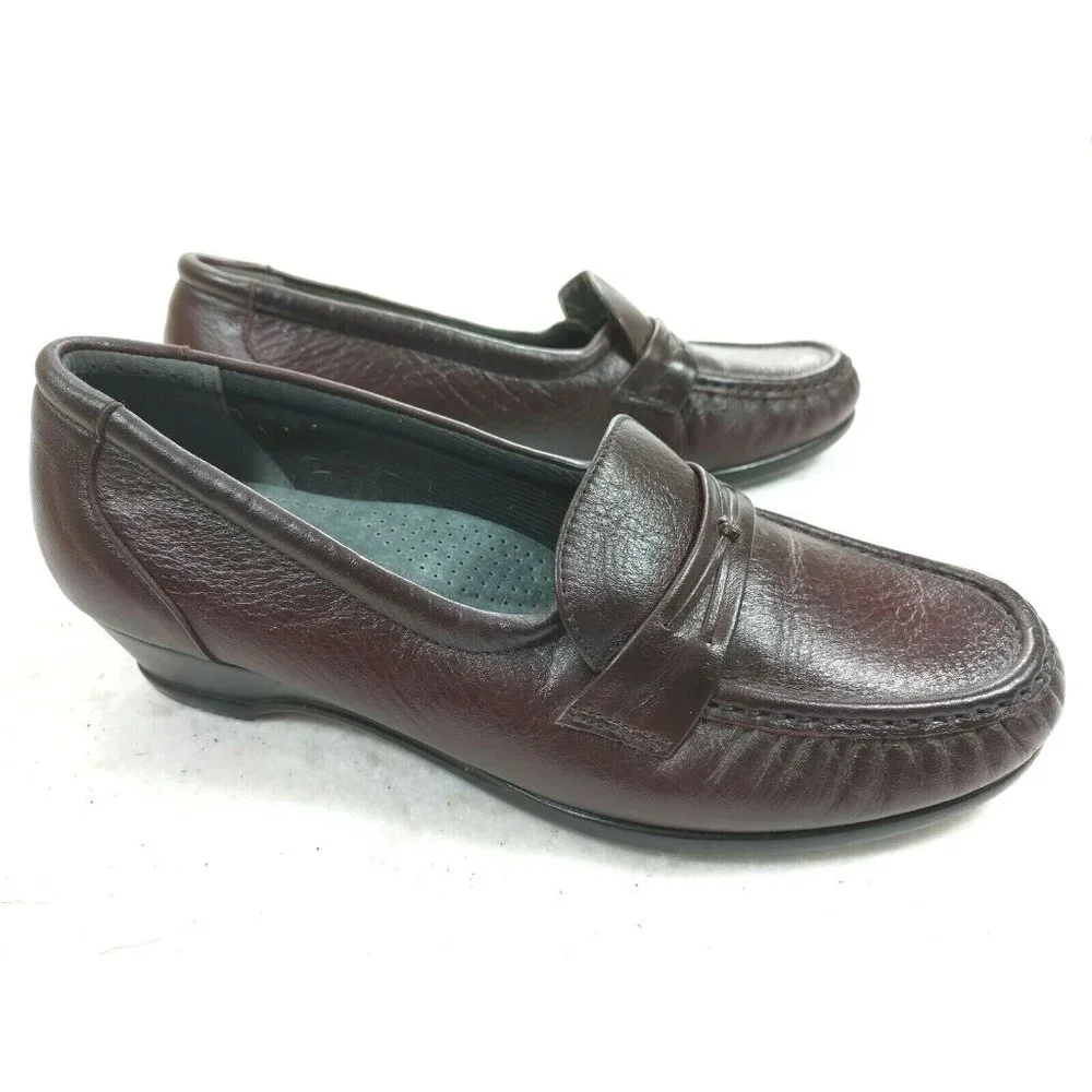 Women's SAS Easier Loafers Clogs Shoes Size 7.5M Burgundy Leather Wedge Comfort
